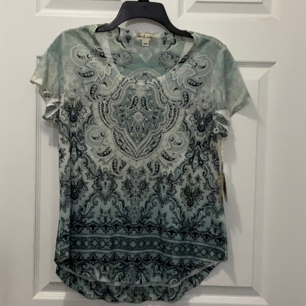 World Unity Printed Scoopneck Top